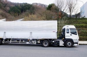 似ているようで違うラッピングカー トラック とアドトラック 車両ラッピング 営業車 配送車 イベント車の車両ラッピングならラッピングカーの ラッピング広告ymg1